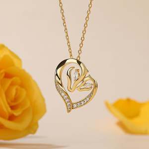 Collier Jeulia en argent sterling avec pendentif mère et cheval, zircon et chaîne tendance plaquée rhodium - Product Image 4