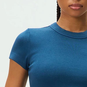 T-shirts courts personnalisés pour femmes en jersey doux, extensibles et confortables / Haut d'été à manches courtes, col rond, couleur unie - Product Image 3