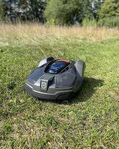 Mini cortacésped robótico inteligente con función de 4 tiempos, Robot recortador de jardín impermeable remoto automático a la venta - Product Image 2