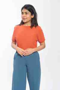 T-shirt décontracté à manches courtes en tricot gaufré orange élégant pour femmes en mélange de polyester léger doux et respirant - Product Image 2