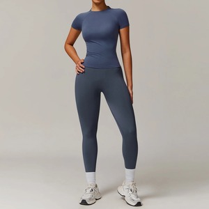 Conjunto de Yoga sin costuras para mujer, patrón sólido, 2/3 Uds., ropa deportiva para gimnasio, Top corto de manga larga, mallas de cintura alta para entrenamiento Fitness - Product Image 4