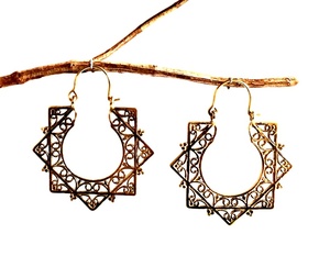 2021 ZONA DE PLATA Colección de pendientes de latón Pendiente de aro hexagonal Pendiente de aro tribal de latón - Product Image 3