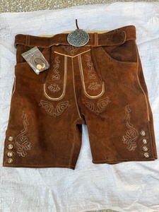 Últimos Lederhosen Bávaros para Oktoberfest, Traje Tradicional Masculino, Lederhosen Knurz Ligeros, Bordados, de Cuero Vacuno y Gamuza - Product Image 4