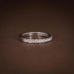 Anillo de Media Eternidad con Diamante Cultivado en Laboratorio de 0.71ct, Anillo Apilable, Anillo de Bodas de Diamante, Viene con Certificado y Caja de Regalo, Anillo Único - Product Image 5