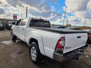 Toyota Tacoma V6 4WD Doble Cabina, Bajo Kilometraje, Camioneta 4x4, Lista para la Aventura, en Venta - Product Image 2
