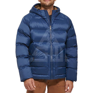 Veste matelassée décontractée de sport à col montant avec logo sur le devant, personnalisée pour l'hiver 2025, pour hommes, en stock - Product Image 1