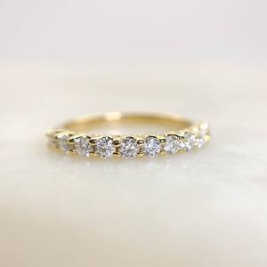 Anillo DE BODA minimalista de diamante de moissanita de corte redondo de 2mm | Media eternidad de Punta compartida | Plata 925 o chapado en oro de 18 quilates - Product Image 1