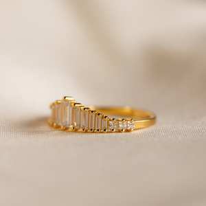 VS1 Bague Art Déco en diamant taillé baguette de laboratoire Bague de cocktail de style vintage en or 18 carats Bague de fiançailles Cadeau pour elle - Product Image 2