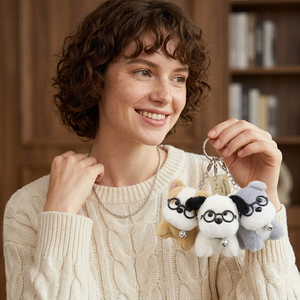Aika Regalo <span class=keywords><strong>de</strong></span> moda: Peluches <span class=keywords><strong>de</strong></span> cachorro con gafas, Llaveros y Adornos para bolso - Product Image 1