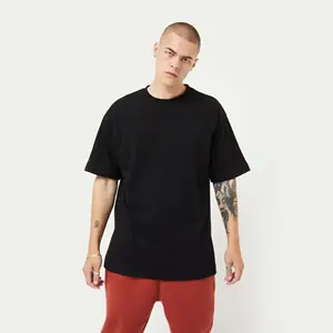 Classica t-shirt oversize da uomo nera: Jersey di cotone 100%, peso medio, maniche corte, scollatura a coste