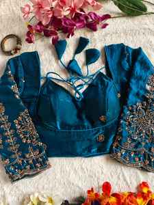 Blouse en soie Fendey ethnique indienne prête à porter avec de riches broderies et manches longues pour femmes En stock Sans impression - Product Image 3