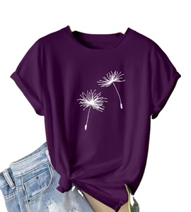 Camiseta de algodón cómoda para mujer, ideal para la oficina o para los días de trabajo remoto informales - Product Image 2