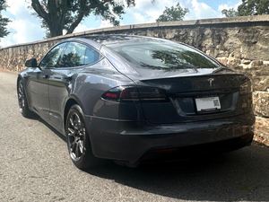 Sparkling 2023 Tesla Model S Plaid AWD usado con ruedas de aleación Paquete de espejo eléctrico de arranque remoto de navegación de cuero - Product Image 4