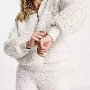 Women's Thick-Lined Athletic Workout Hoodies Customized Peking <b>Sherpa</b> Heavy Weight Jersey <b>Fabric</b> for Winter for Girls' Sports - Product Image 4