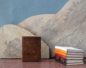 Journal en cuir de chèvre véritable, fait main, en cuir véritable vintage, avec couverture en papier recyclé de coton, motif d'arbre en relief - Product Image 6