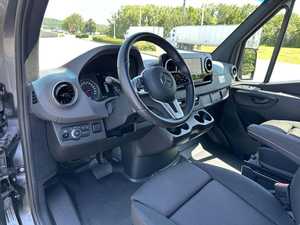 Mercedes-Benz Sprinter 2024, Furgoneta Diésel (Usada en Excelentes Condiciones), Transmisión Automática, Acero, Cuero, Volante a la Izquierda, R17 - Product Image 2