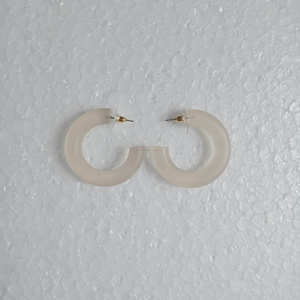 Pendientes de aro de resina de diseño elegante, joyería elegante para mujer, pendientes de resina hechos a mano de la más alta calidad para joyería de moda - Product Image 5