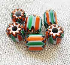 Cuentas de vidrio mate de diseño antiguo en amarillo, rojo, blanco, azul y naranja para el comercio de proyectos y cristal de Murano - Product Image 2