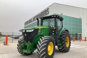 Tractores John Deere 7230R Usados con Sistema de Motor de Alto Rendimiento, Capacidad Confiable en el Campo y Comodidad Mejorada para el Operador - Product Image 5