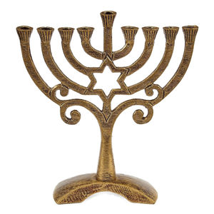 Vente en gros de bougeoir Menorah en métal à 9 branches avec étoile classique nickelé Judaica Hanukkah décor de table religieuse - Product Image 6