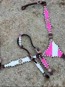 Hipoalergénico Caballo Cocodrilo Cuero Headstall & Breast Collar Pink Tack Set para todo clima Equitación para exportación Venta - Product Image 3