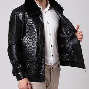 Chaqueta de piel de pitón negra para hombre, Cazadora Bomber de cuero con relieve de piel de serpiente, con cuello Rex desmontable - Product Image 2