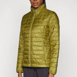 Nouveauté, veste softshell Brenham personnalisée pour femmes vert pâturage, vestes d'extérieur de course à pied à manches longues et coupe-vent à prix d'usine - Product Image 1