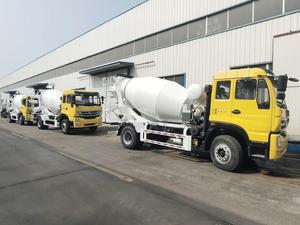 Camion malaxeur à béton Isuzu Howo d'occasion de 6 mètres cubes avec moteur, pompe et boîte de vitesses - Transport de ciment en vrac à haute efficacité - Product Image 3