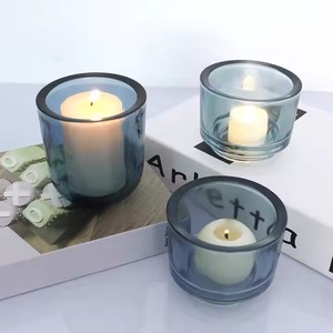 Bougeoir blanc de designer H.M.A Handicrafts avec intérieur et couvercle réfléchissants dorés pour utilisation en vrac et entreprises de cadeaux - Product Image 4