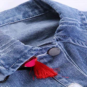 Chaqueta vaquera recortada para mujer con parches bordados de mariposa personalizados y decoración de borlas de brotes de flores Chaqueta vaquera de manga larga - Product Image 5