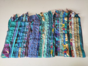 แผ่นผ้าส่าหรีผ้าไหมแบบยาวยาวยาวผ้าพันคอแบบกลับด้านได้สีสันสดใสดอกไม้ผ้านุ่มเรียบลื่นสำหรับผู้หญิงเครื่องประดับแฟชั่นฤดูใบไม้ผลิ - Product Image 6