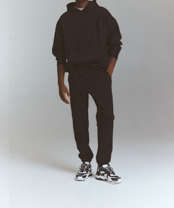 Pantalon de jogging pour homme en molleton de coton, coupe ajustée, avec logo personnalisé, poches, pour la gym et l'entraînement - Product Image 1