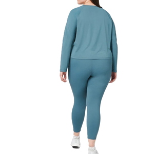 Ensemble de yoga superposé grande taille avec tissu extensible doux, coupe superposée décontractée, vêtements de sport confortables pour la détente et l'activité, pour femmes - Product Image 2
