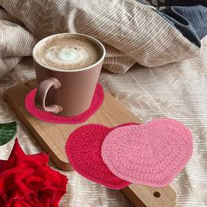 Venta al por Mayor de Posavasos de Corazón Coloridos de Ganchillo para Decoración del Hogar para Todos - Product Image 4