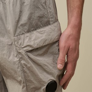 Short de bain pour homme de créateur à la mode Maillot de bain de haute qualité Parfait pour les vêtements de plage décontractés et formels - Product Image 5