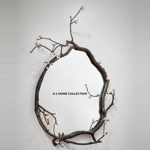 Atractivo Marco de Espejo de Pared de Metal de Primera Calidad, Elegante, Artístico y Hecho a Mano, con un Estilo Moderno para el Hogar - Product Image 1