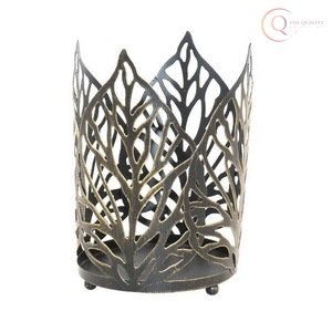 Juego de Portavelas y Farolillos de Metal Hechos a Mano |   Decoración Elegante para Mesa y Colgante para el Ramadán, Impermeable y Duradera - Product Image 3
