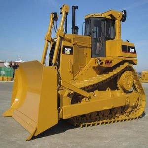 Bulldozer robuste conçu pour une force de traction extrême, poussant des charges lourdes, défrichement massif de terrains, avec une construction en acier robuste - Product Image 1