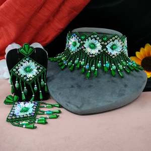 Ensemble de collier de perles minimaliste fabriqué à la main pour un usage quotidien et des occasions spéciales sûr à porter pendant de longues heures - Product Image 1