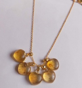 Elegante collar vintage de Tres corazones Chapado en plata y oro con bisel de gemas Larimar en forma de corazón liso para bodas - Product Image 5