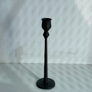 Ensemble de bougeoirs en métal noir moderne, bougeoirs en métal hauts et minimalistes pour salle à manger et salons, décoration élégante pour la maison - Product Image 2