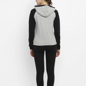 Vente d'usine de survêtement à logo personnalisé de haute qualité pour femmes, ensemble à capuche respirant et décontracté pour l'hiver - Product Image 4