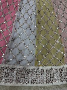 Dernier design de mode pour femmes Vêtements ethniques indiens Faux Georgette Lehenga Choli Avec Dupatta Avec Broderie à Séquence Lourde - Product Image 4