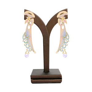 Pendientes colgantes AD modernos elegantes, chapado en oro mate, joyería de moda personalizada, fiesta, latón de imitación antiguo, proveedor de exportación directa - Product Image 1