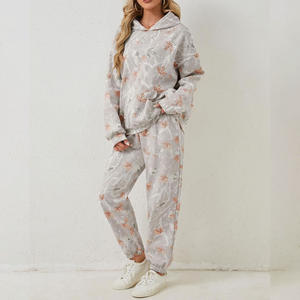 Survêtements pour femmes à la mode avec broderie d'étiquette d'impression de logo personnalisé et options de marque pour la salle de sport ou un usage quotidien - Product Image 4