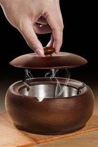 Cendrier en bois unique pour une utilisation sur table et des caractéristiques pratiques pour des séances de fumage confortables - Product Image 3