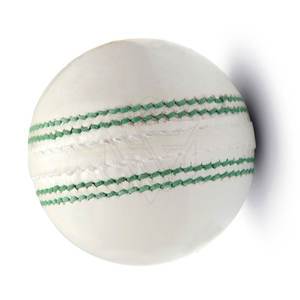 ลูกคริกเก็ต SILKZONE INDS SI-1301 สีขาว หนังคุณภาพสูง ทนทาน น้ำหนักเบา ปรับแต่งได้ เหมาะสำหรับการฝึกซ้อมและการแข่งขัน คุณภาพสูง - Product Image 3