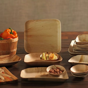 Assiettes carrées durables en feuille d'areca jetables légères de haute qualité Vaisselle gravée écologique pour les mariages - Product Image 1