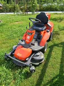 Tondeuse à gazon industrielle thermique 2 temps 125cc R 214TC AWD avec lame cylindrique et bac de ramassage de 100L - Product Image 3