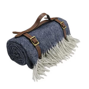 Manta de espiga en zigzag Mantas portátiles de color azul marino suaves y cálidas ¡Diseñadas para la comodidad a la venta! - Product Image 4